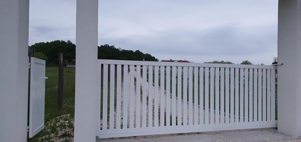 Apartmani Bojeresku Неготін Екстер'єр фото